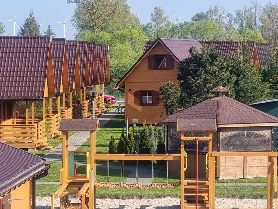 Property building, Spring, Day, Natural landscape, Children play ground, Garden, Evening entertainment, Garden view