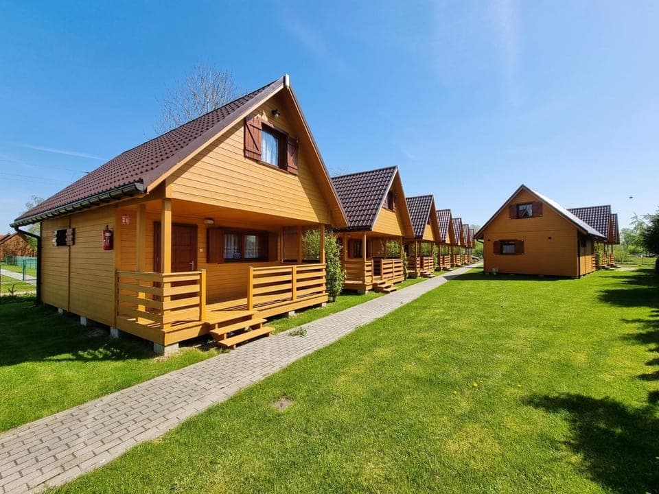 Property building, Spring, Day, Natural landscape, Garden, Garden view