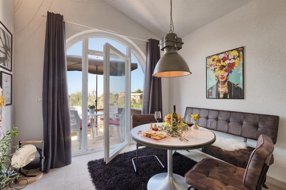 Living room, Seating area, Dining area, Inner courtyard view