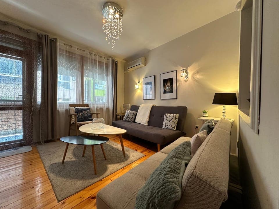 Bed, Living room, Photo of the whole room, Seating area