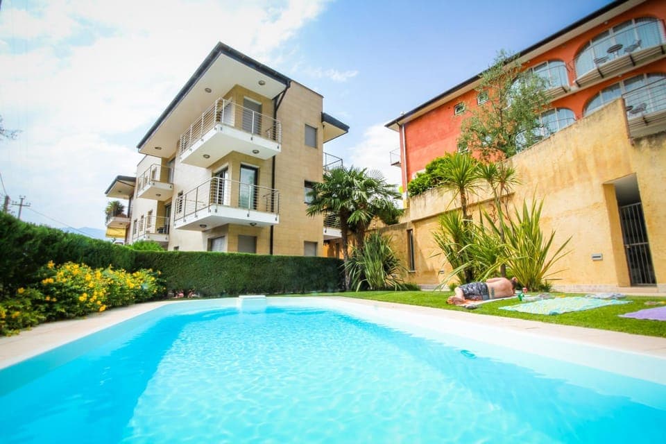 Facade/entrance, Swimming pool