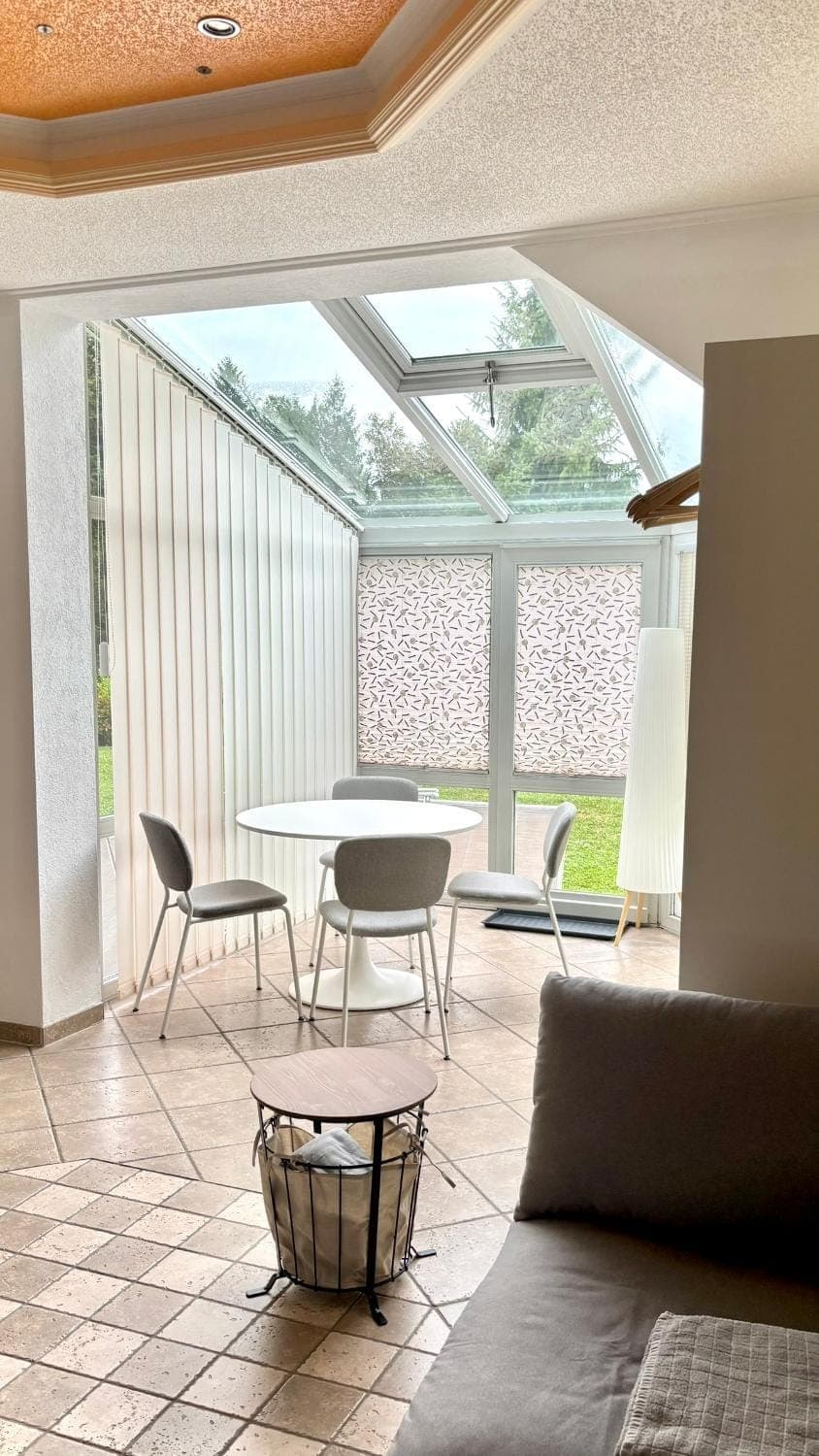 Seating area, Dining area