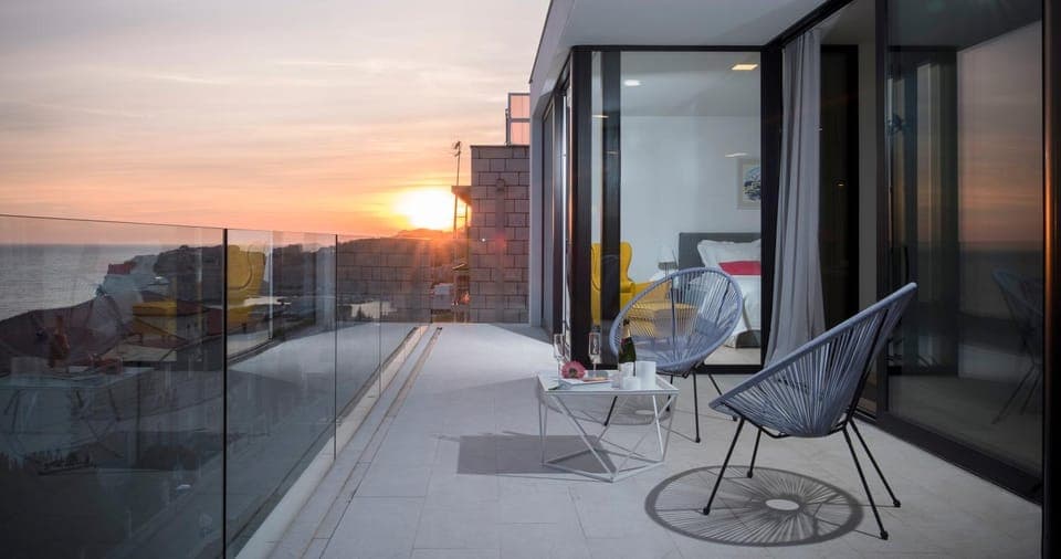 Spring, Balcony/Terrace, Bedroom, On site, City view, Landmark view, Sea view, Sunset