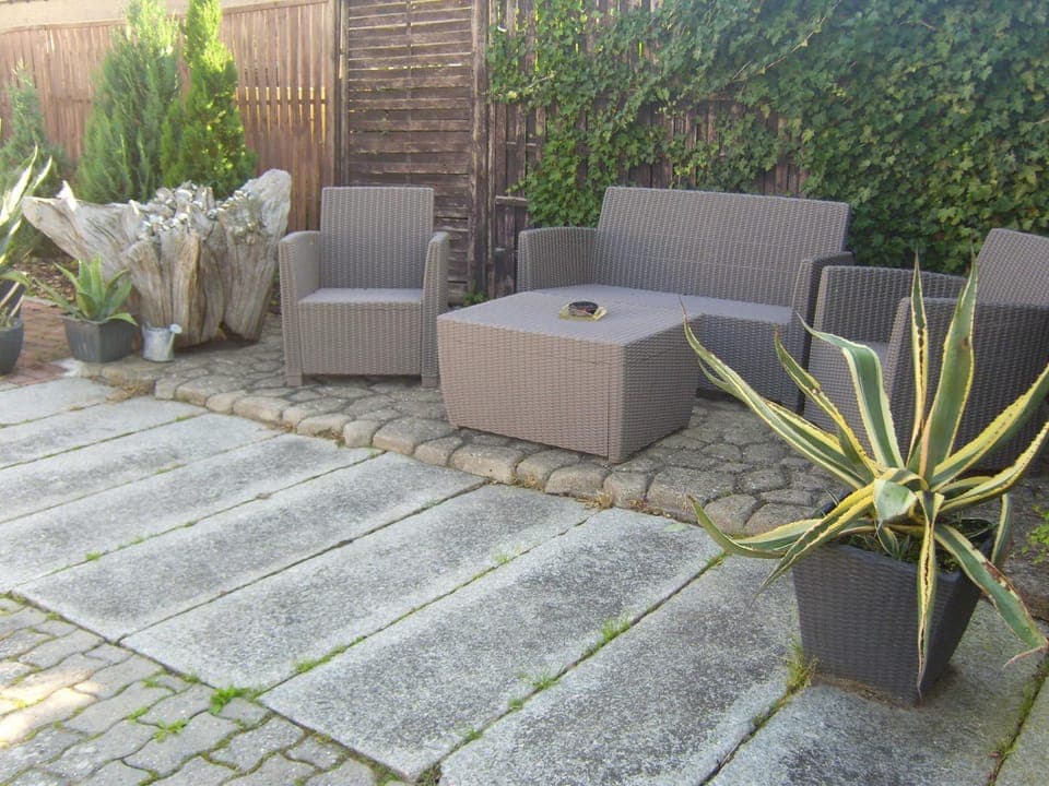 Garden, Seating area