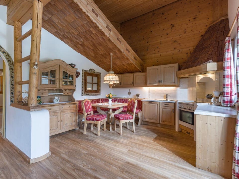 Kitchen or kitchenette, Seating area, Dining area, kitchen