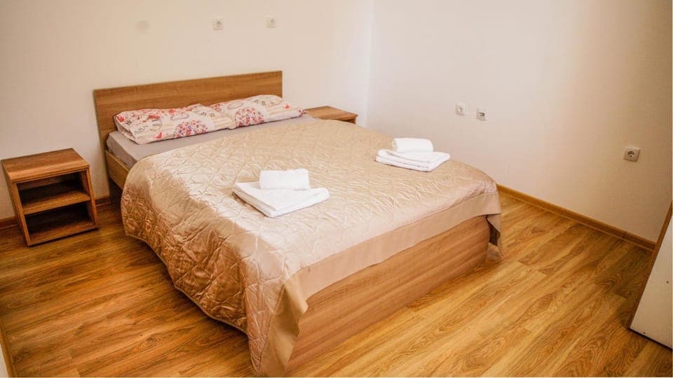 Bed, Photo of the whole room, Bedroom, towels