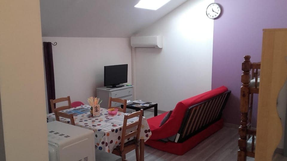 Shower, Toilet, Bathroom, TV and multimedia, Coffee/tea facilities, Kitchen or kitchenette, Living room, Seating area, Bedroom