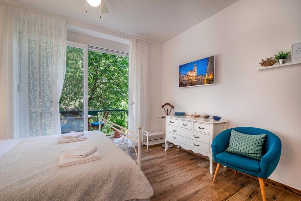 Living room, Bedroom