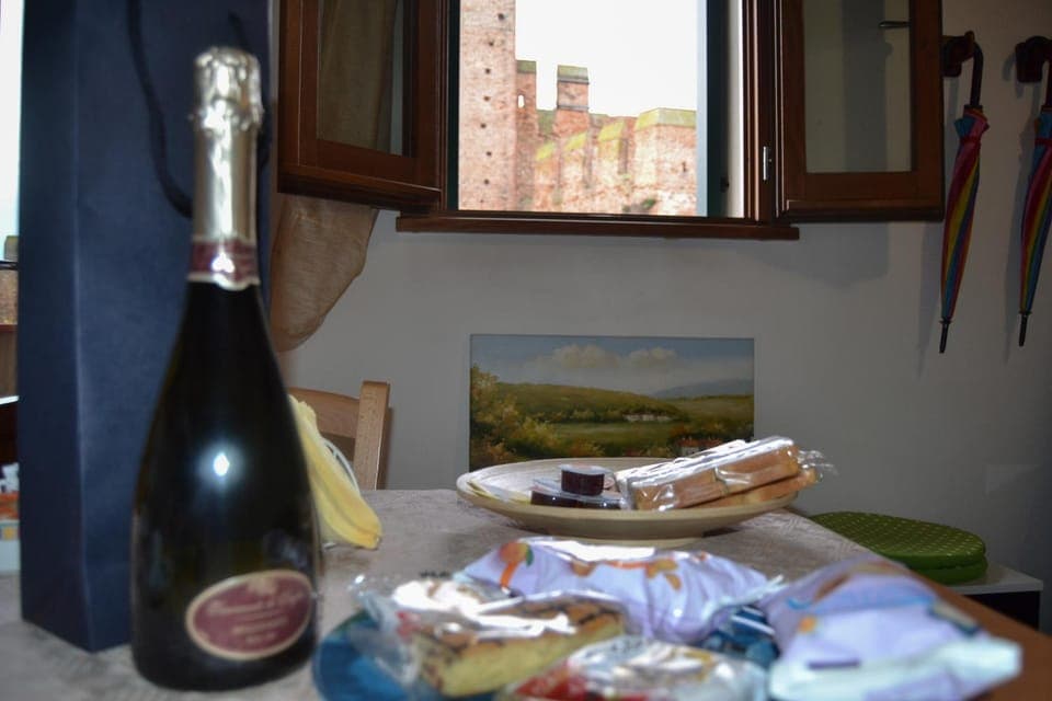 Balcony/Terrace, Landmark view, Breakfast, Alcoholic drinks