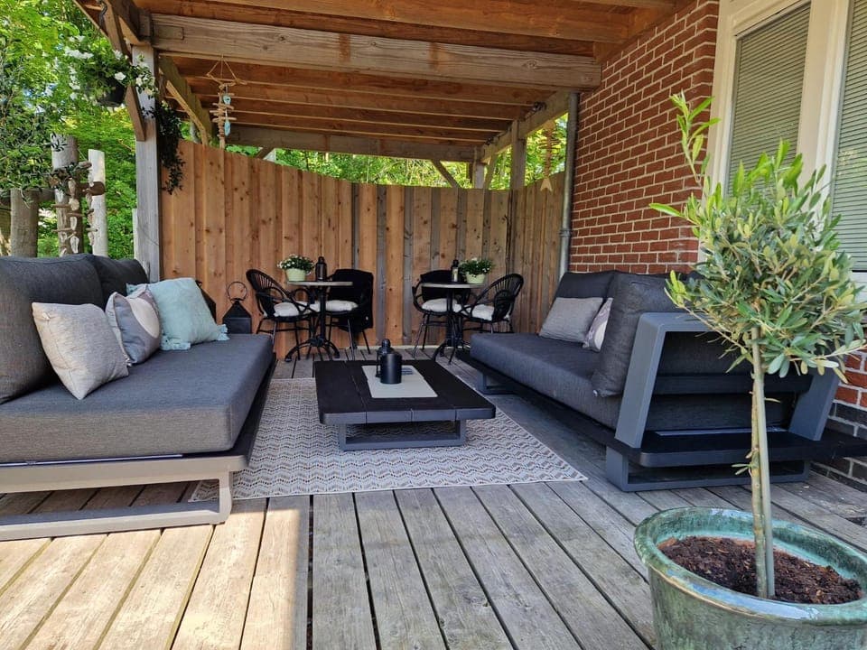 Property building, Balcony/Terrace, Breakfast