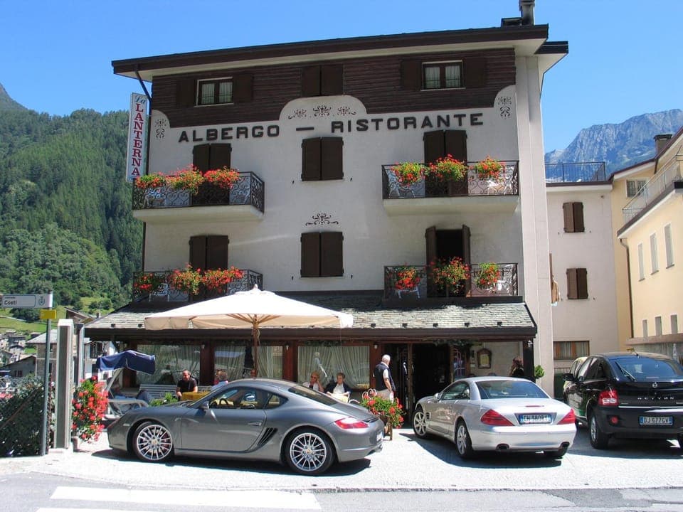 Facade/entrance, Summer