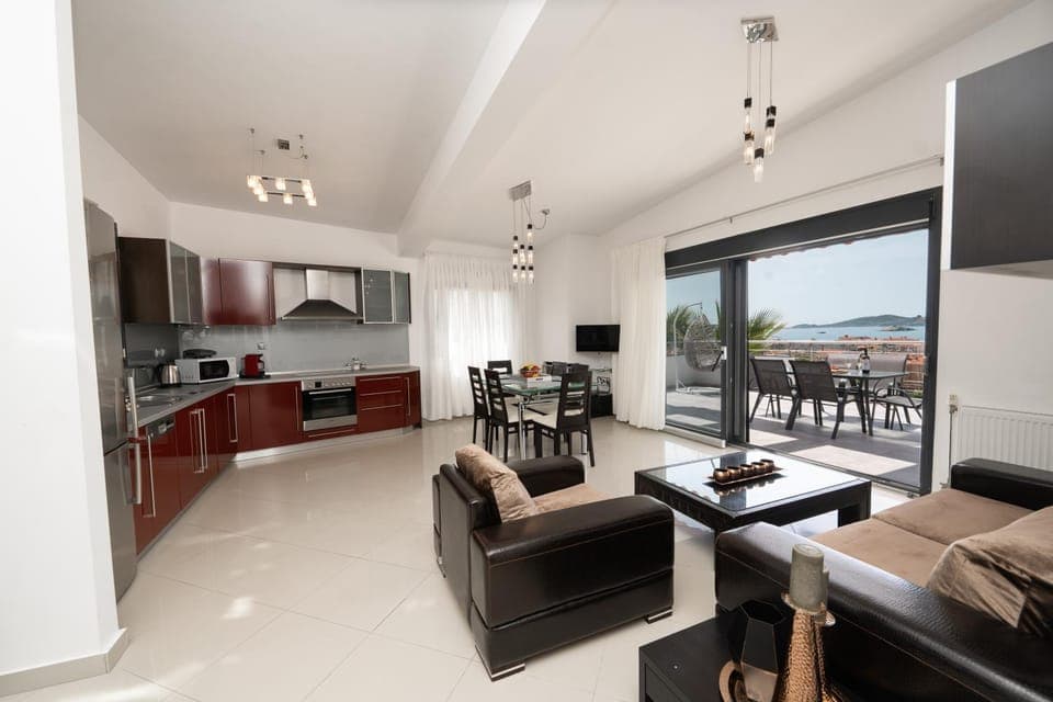 Kitchen or kitchenette, Living room