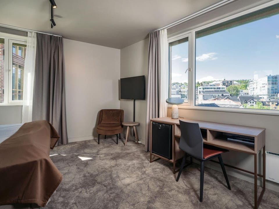 TV and multimedia, Seating area