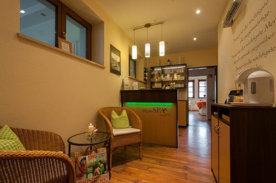 Massage, Spa and wellness centre/facilities