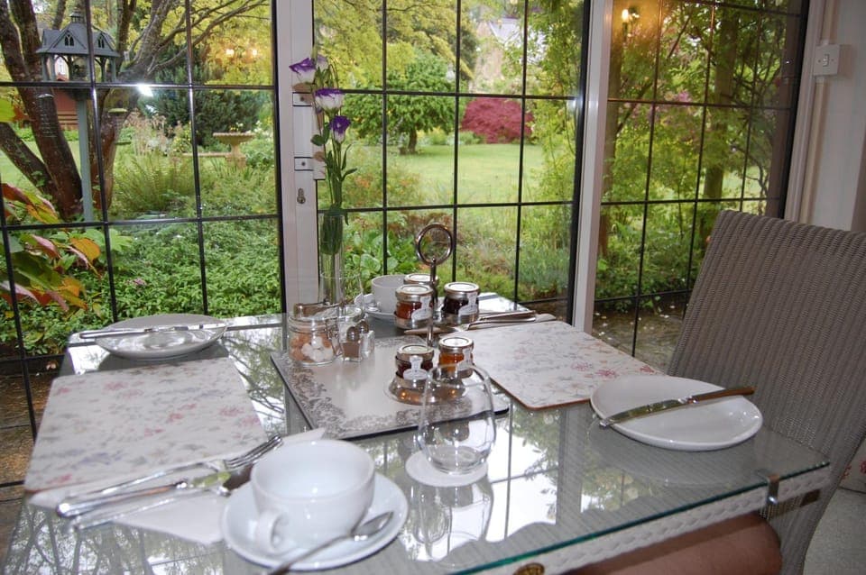 Dining area, Breakfast