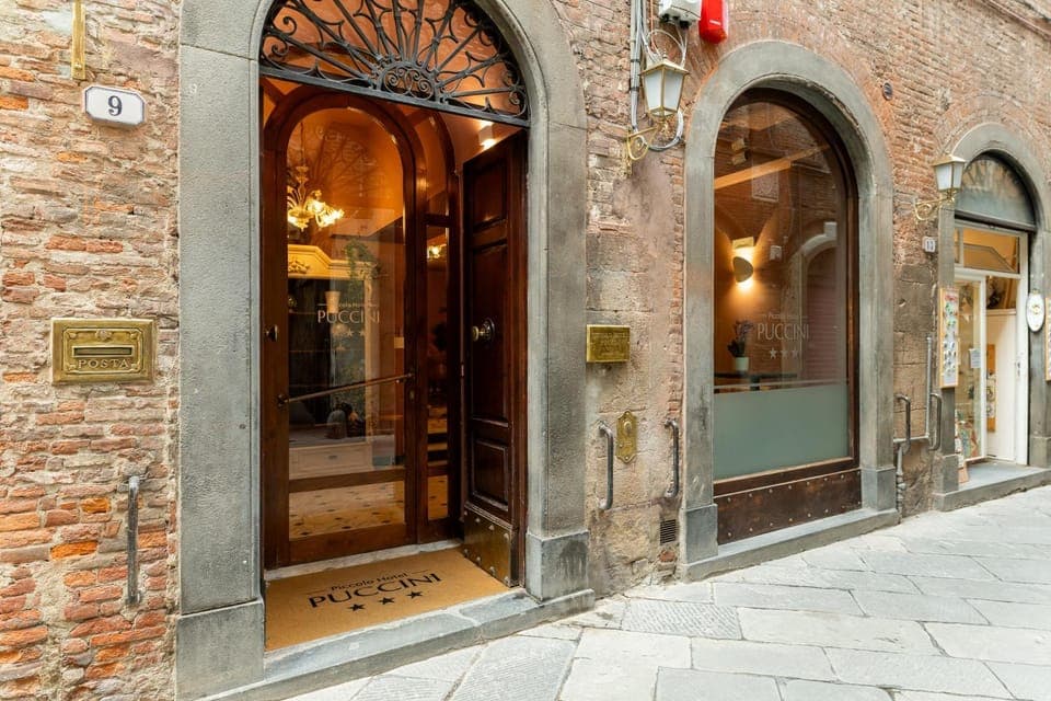 Property building, Facade/entrance