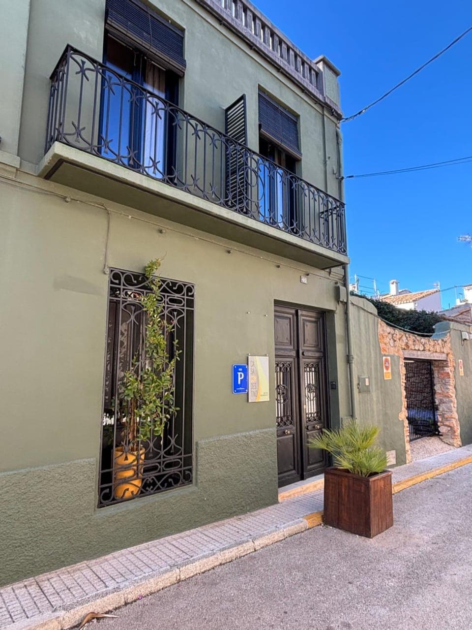 Property building, Neighbourhood