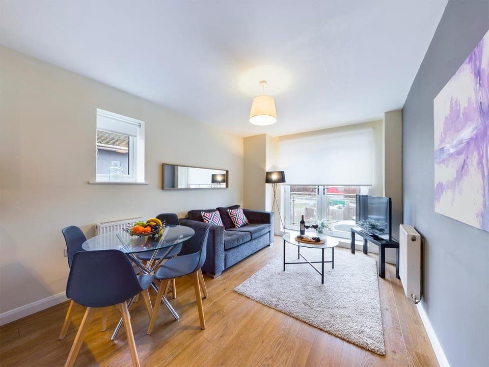 TV and multimedia, Living room, Seating area, Dining area