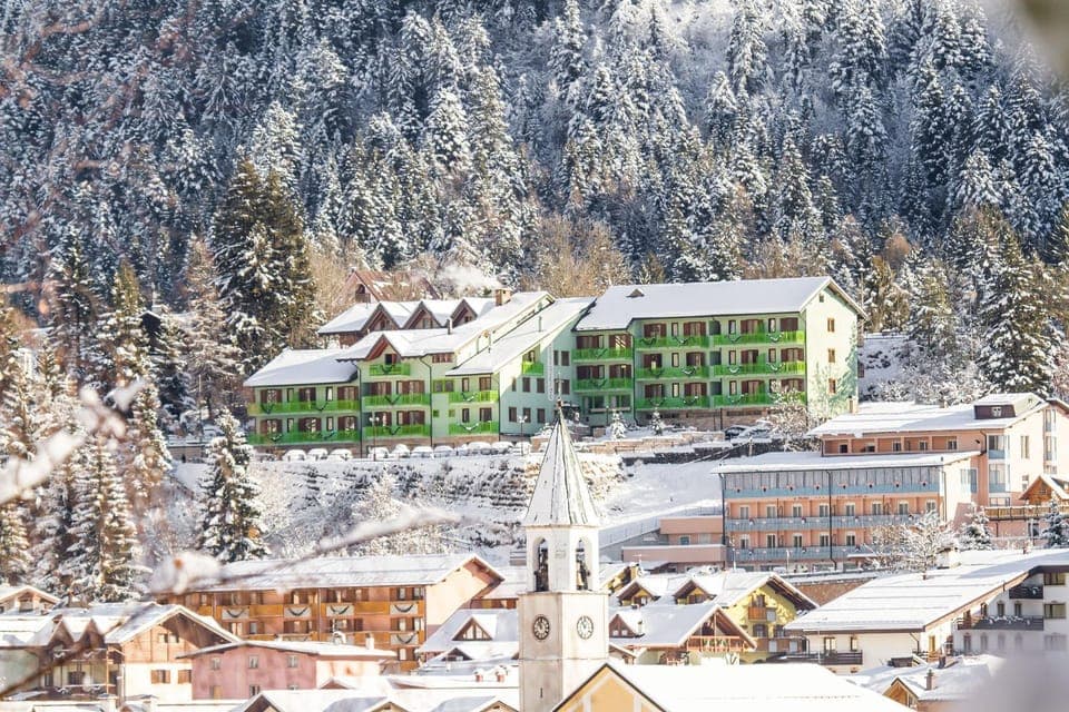 Property building, Day, Natural landscape, Winter
