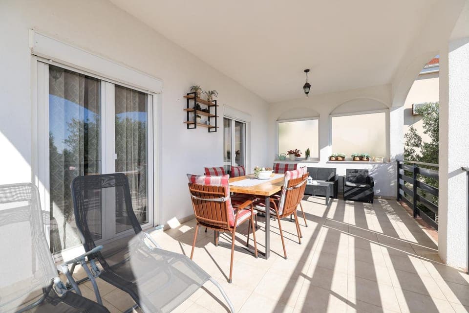 Apartment Pantalon, big terrace and free parking Apartment in Zadar