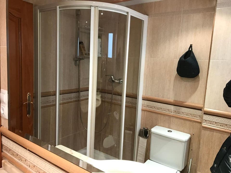 Shower, Bathroom, towels