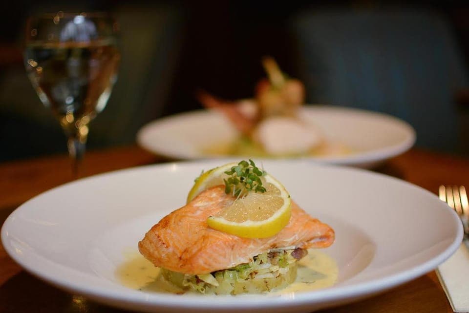Restaurant/places to eat, Food close-up, Dining area, On site, Dinner, Dinner, Alcoholic drinks