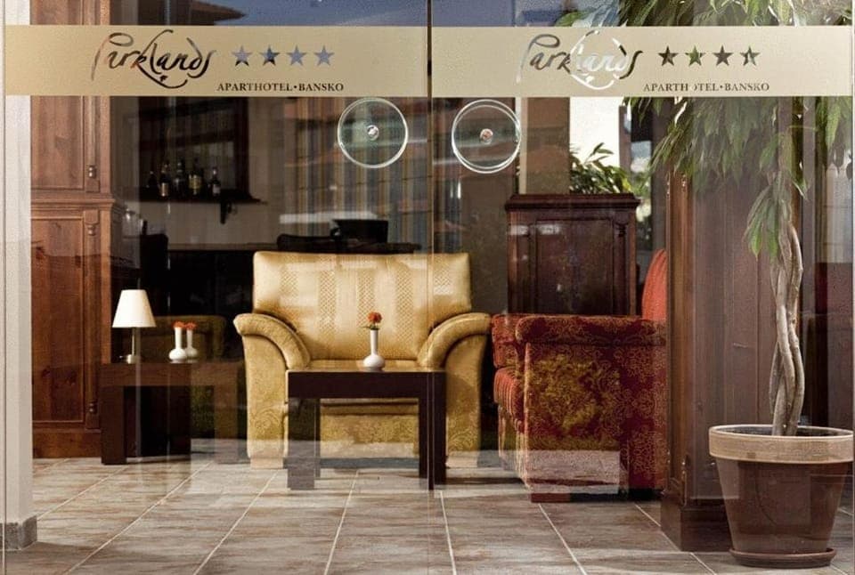 Property building, Restaurant/places to eat, Living room, Swimming pool, Breakfast