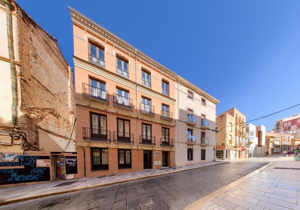 Property building, Neighbourhood