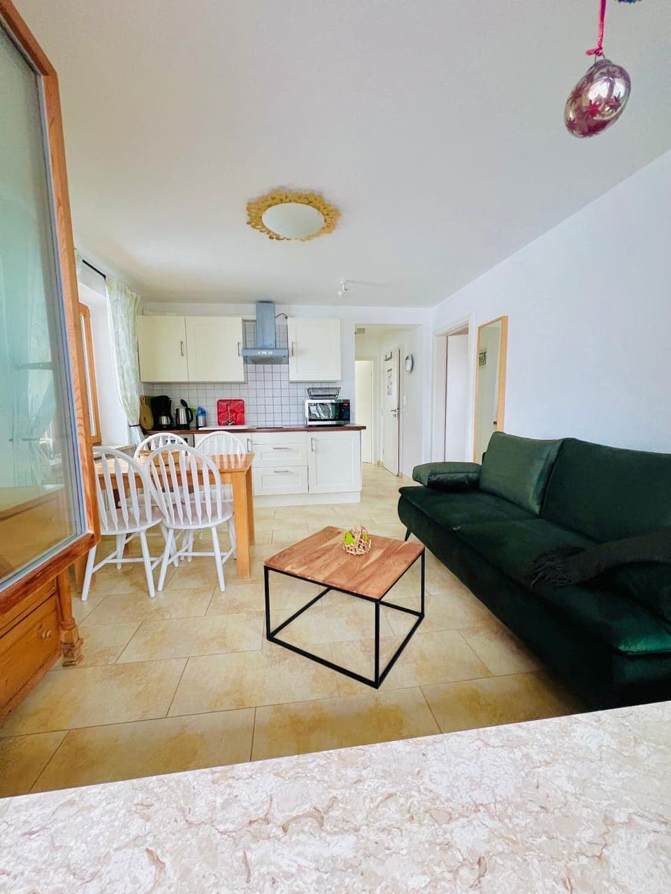 Kitchen or kitchenette, Living room, Seating area, Dining area, pet friendly, stove