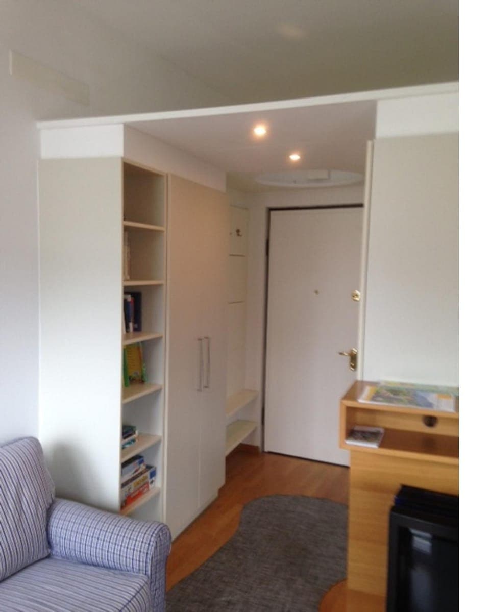 Library, Area and facilities