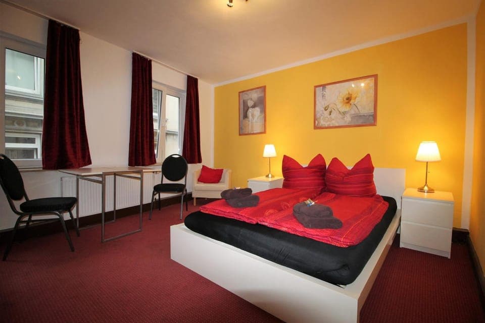 Photo of the whole room, Bedroom