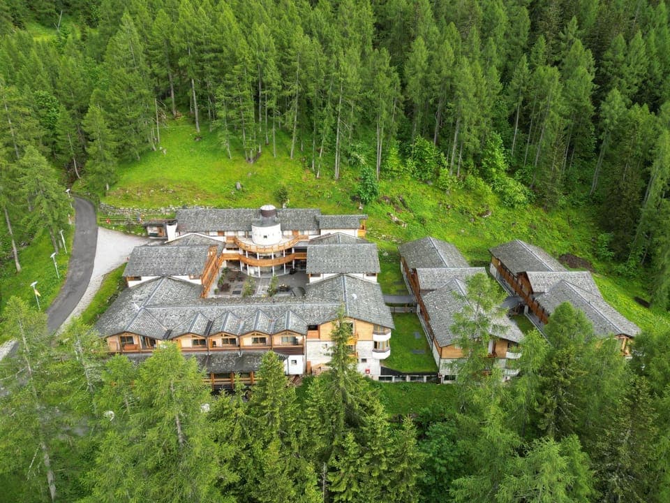 Neighbourhood, Natural landscape, Bird's eye view, Street view