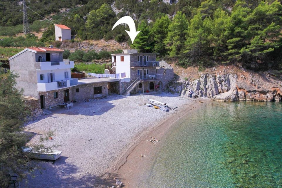 Property building, Facade/entrance, Beach