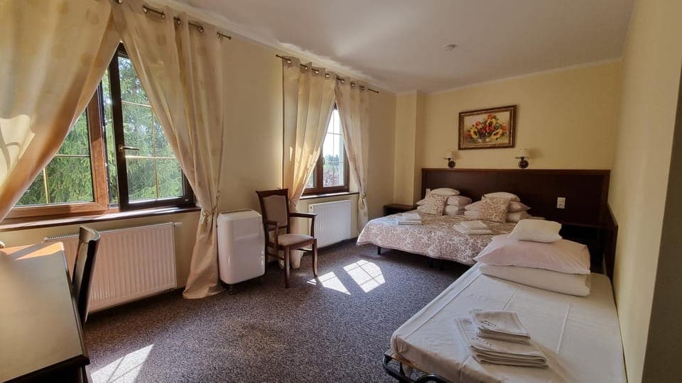 Bed, Photo of the whole room, Bedroom, internet, towels