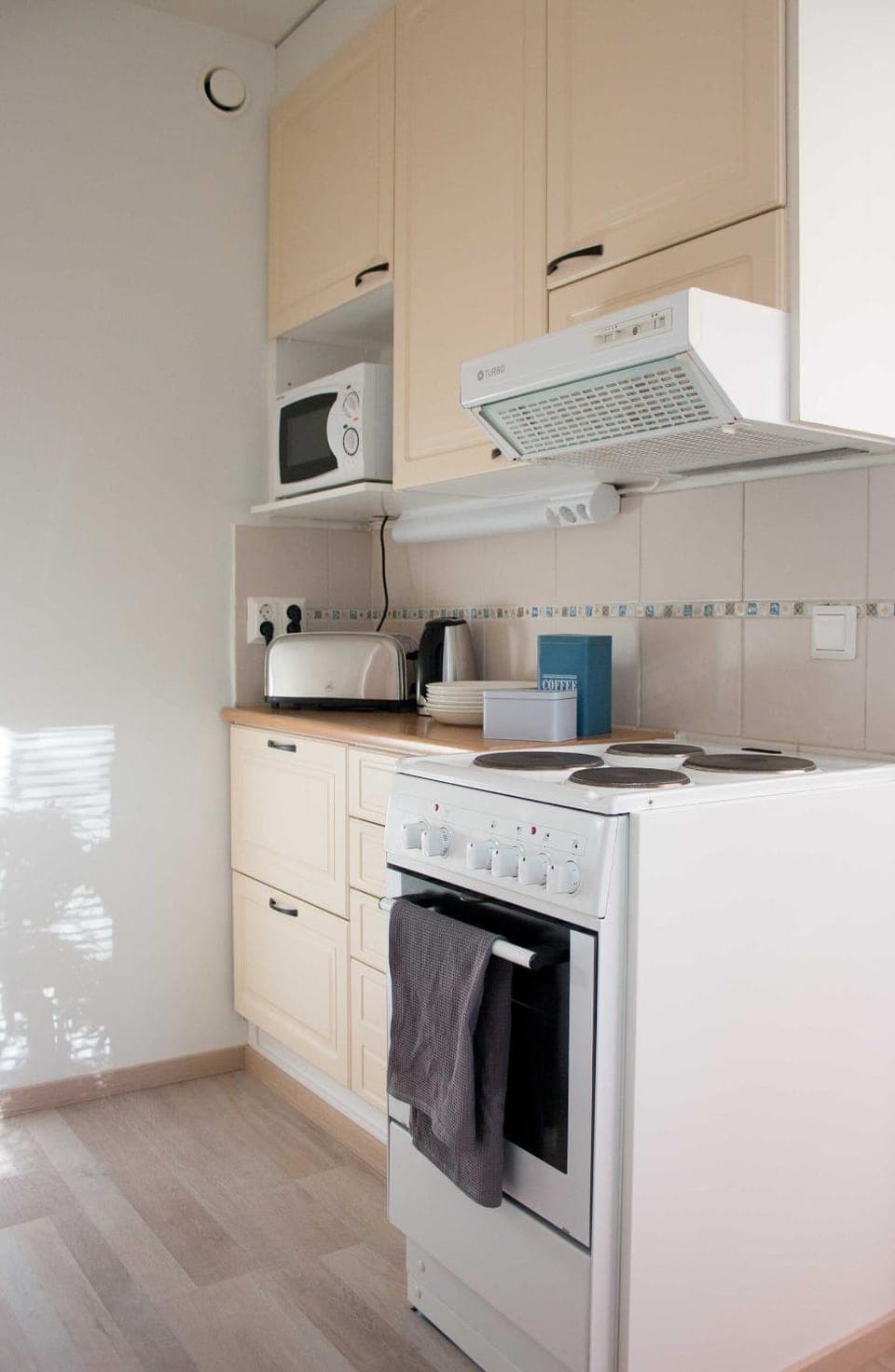 Kitchen or kitchenette, oven, stove