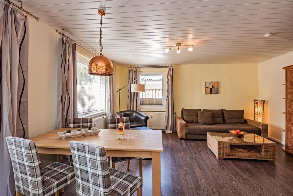 Living room, Dining area