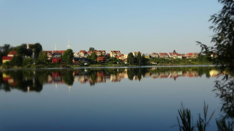 Neighbourhood, Lake view