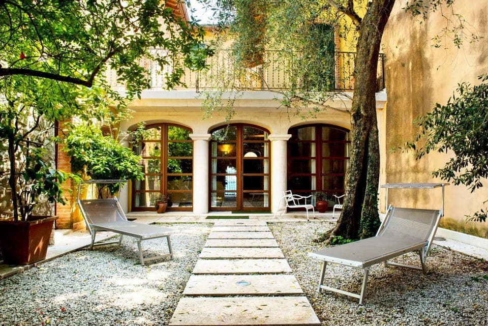 Patio, Facade/entrance, Garden, Lake view