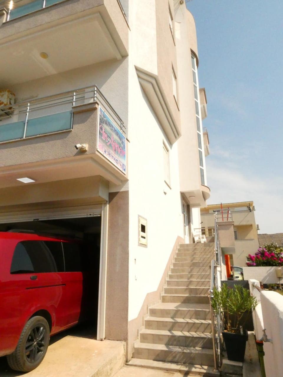 Property building, Facade/entrance