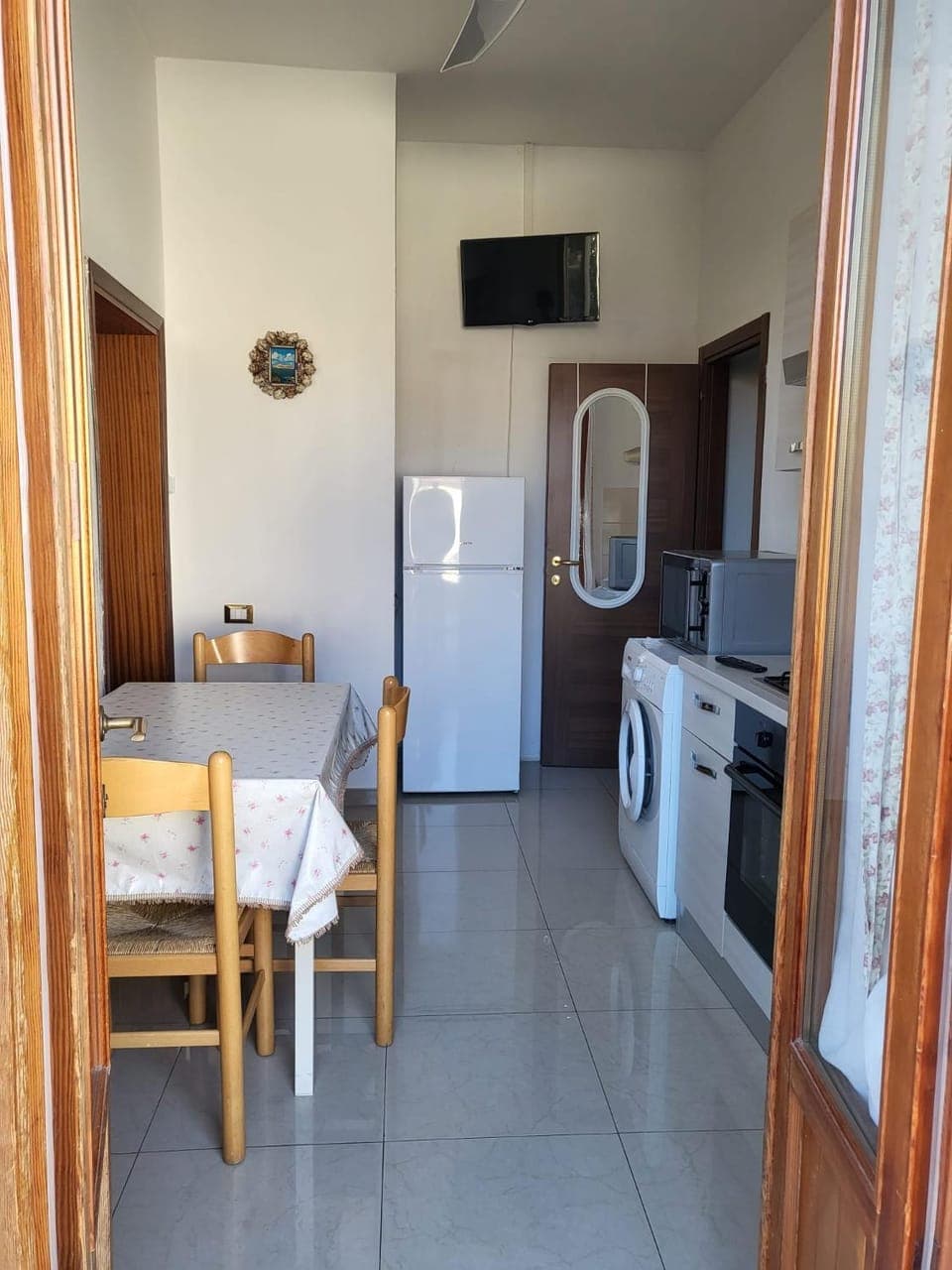 Kitchen or kitchenette, Dining area, minibar, pet friendly, washing machine