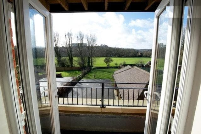 Communal lounge/ TV room, Spring, Balcony/Terrace, Decorative detail, Garden view
