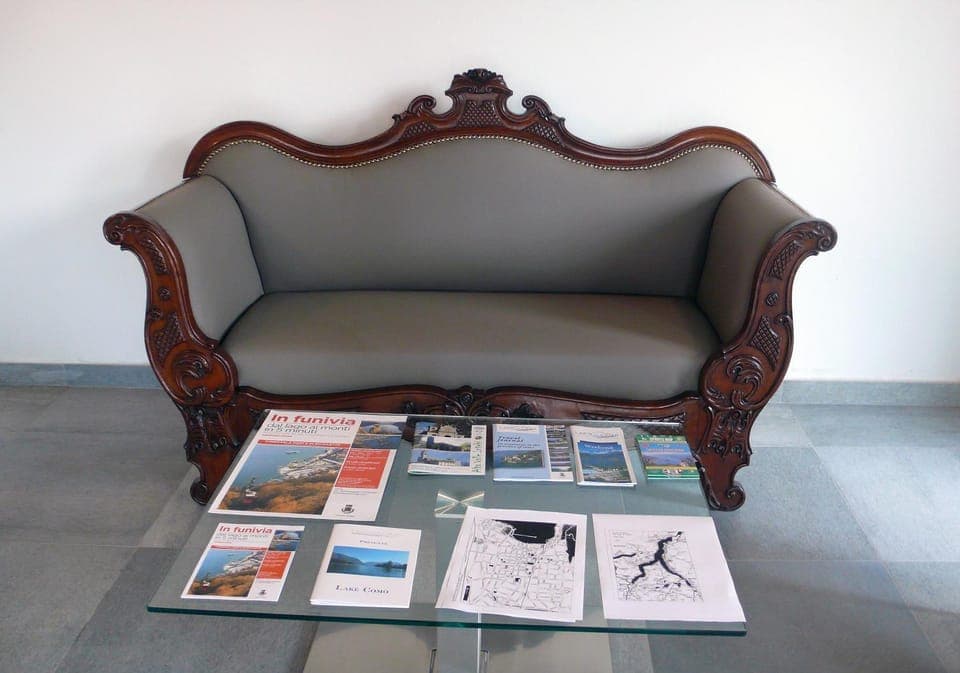 Communal lounge/ TV room