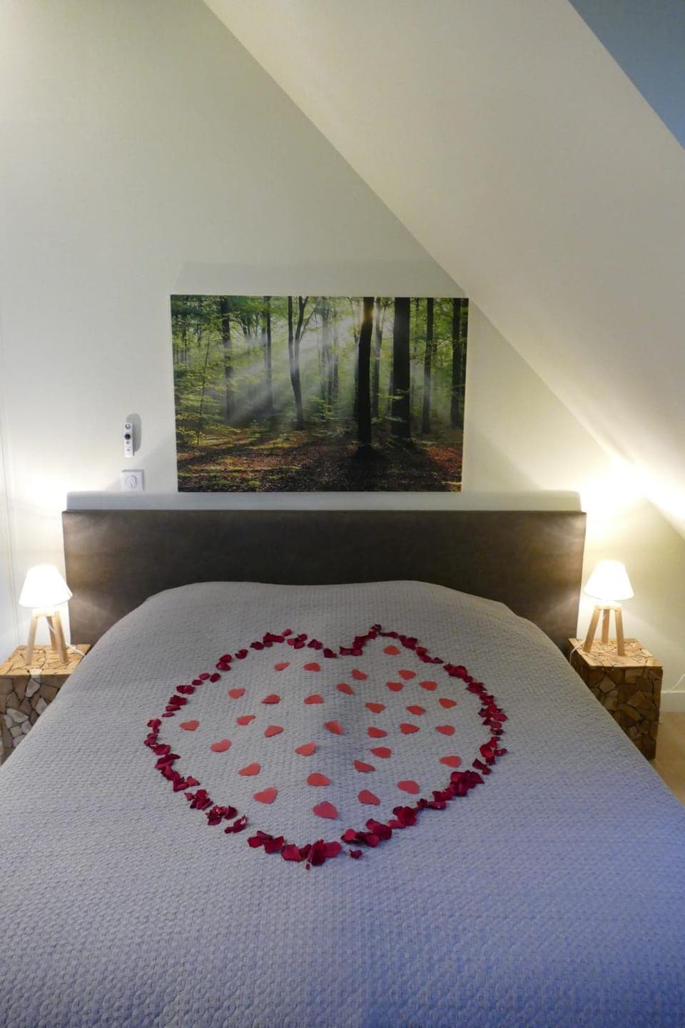 Bed, View (from property/room), Photo of the whole room, Decorative detail, Decorative detail, Bedroom, Landmark view