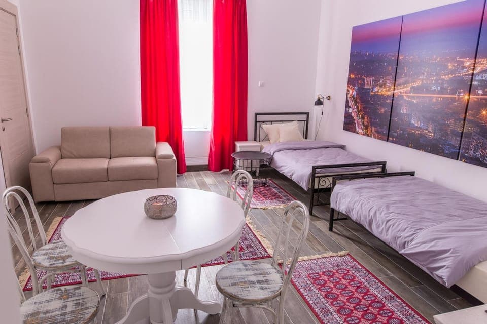 Kitchen or kitchenette, Living room, Bedroom