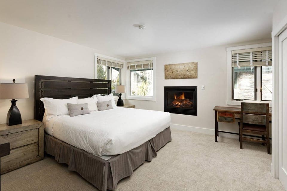 Bedroom, flat iron