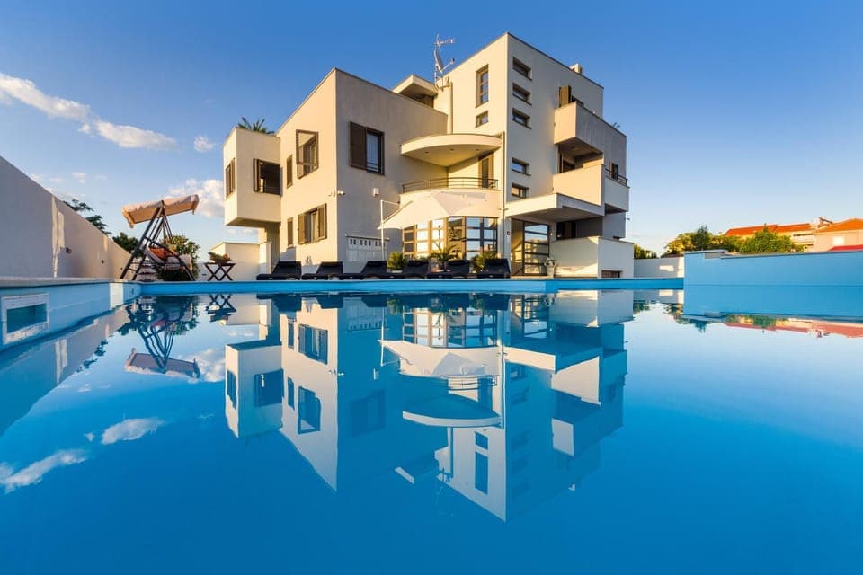 Property building, Facade/entrance, Swimming pool