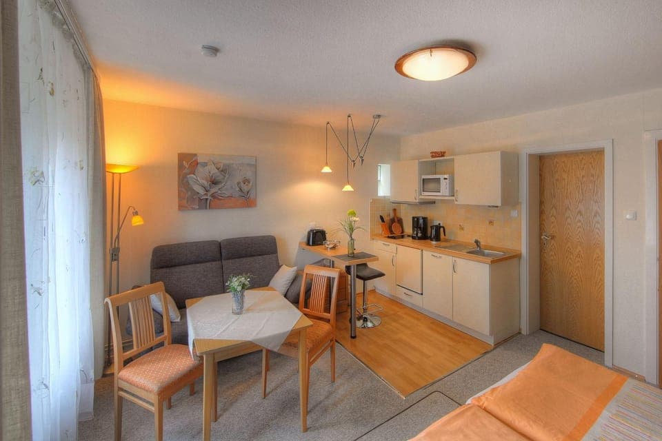 Kitchen or kitchenette, Living room