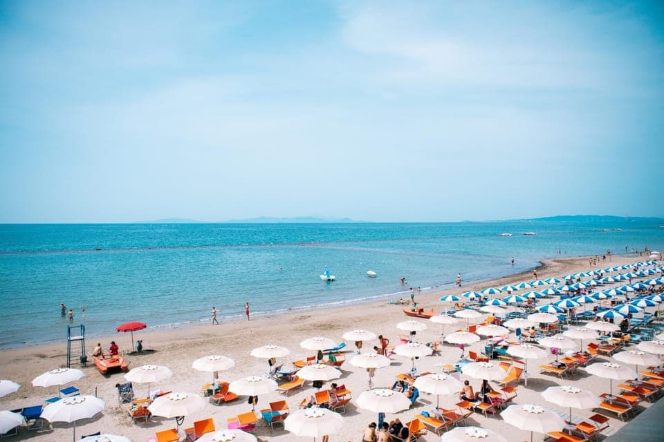 Nearby landmark, Day, People, Natural landscape, Beach, Sea view, sunbed