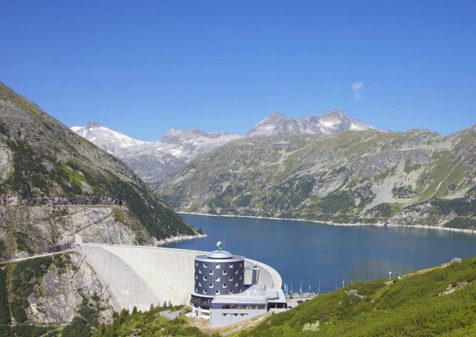 Property building, Lake view, Mountain view