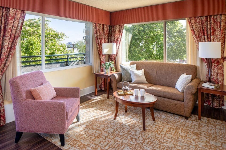 Living room, Seating area